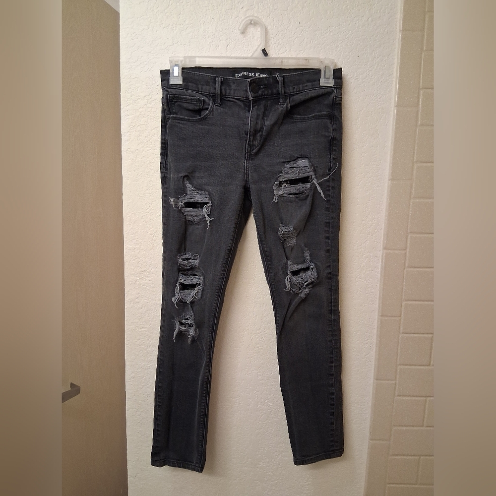 Distressed Black Skinny Jeans